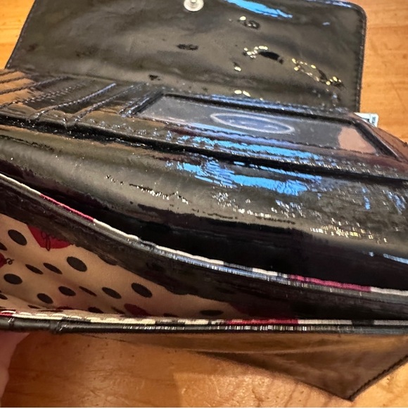 NWT Guess sequin bow wallet🎀 - Picture 10 of 14